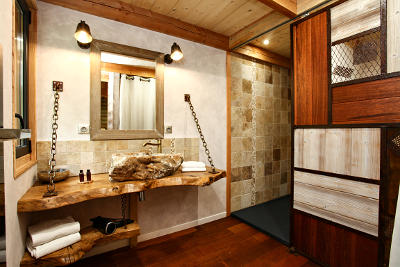 La salle de bains de la Cabane perchée Périgord