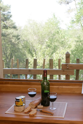 Gastronomie à 7 m de hauteur, dans la Cabane dans les arbres Sarlat