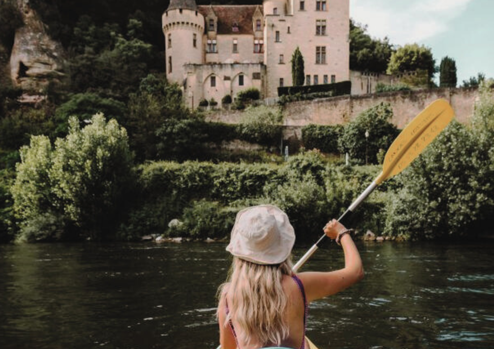 Canoë sur la Dordogne, au pied des châteaux.