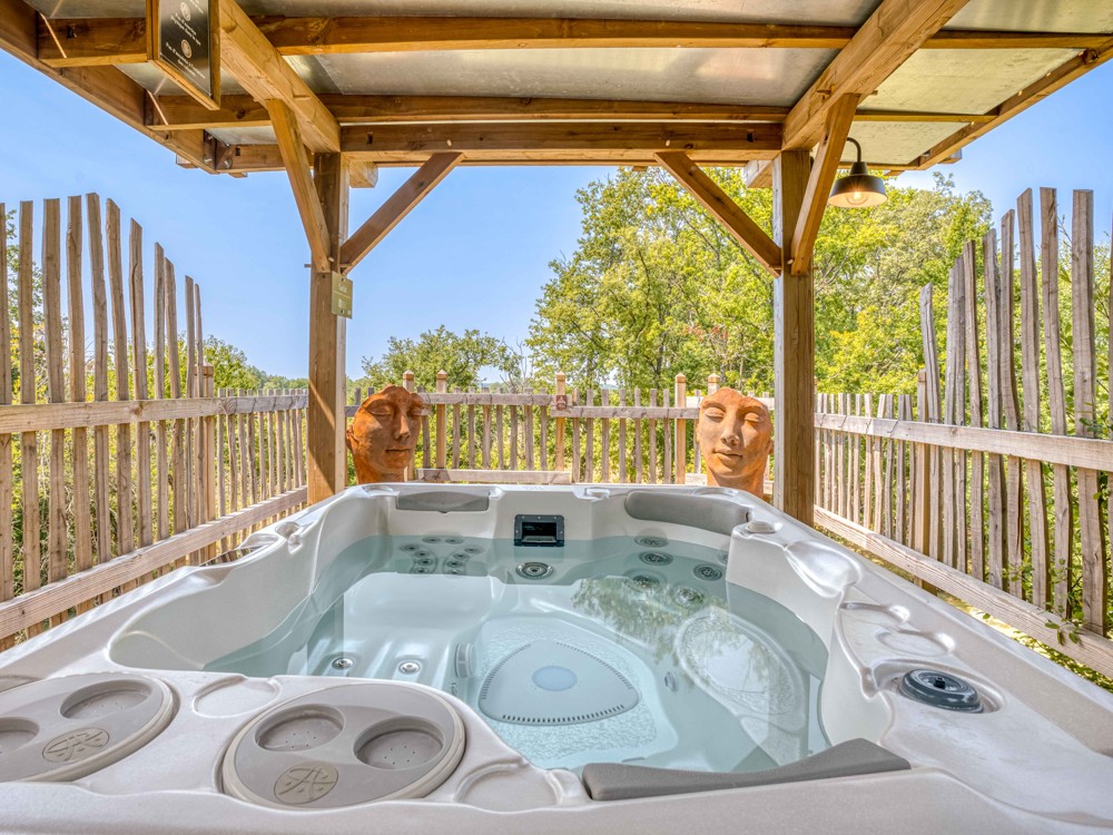 Le spa de la cabane Sarlat